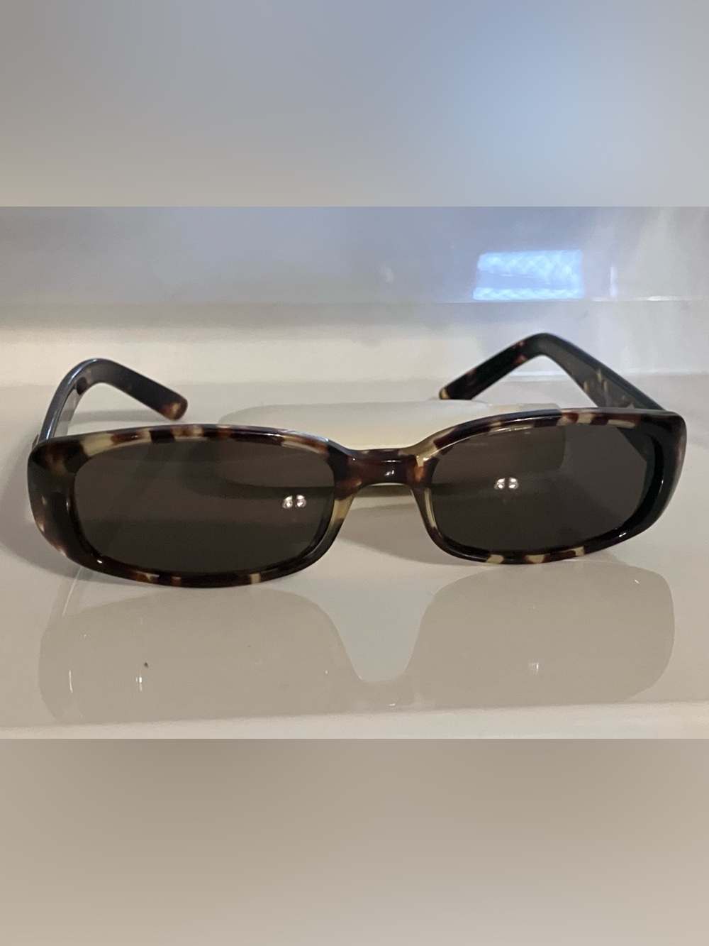 Gucci Tortoiseshell Rectangular Sunglasses with Dark Brown Lenses